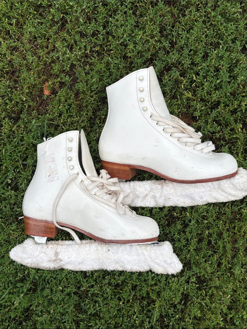 Riedell F900 White Women's Lace-Up Ice Skates